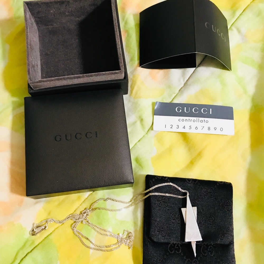 Authentic Gucci Star Necklace Silver